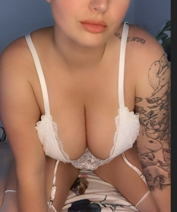 💋 У меня для тебя есть множество возможностей, чтобы погрузиться в мир страсти и удовольствия. 🌟 Мои услуги позволят вам расслабиться и насладиться великолепным времяпровождением. 💃 Страстные эмоции и жгучий экстаз - вот что я гарантирую в своей компании. 💥 Мои отзывы подтверждают мою незабываемую энергию и мастерство. 🌹 Со мной каждая встреча становится ярким и запоминающимся событием. 📸 Фото на моем профиле отражают мою естественную красоту, которая только добавляет очарования и интриги моей личности. 🌟 Позвольте себе погрузиться в океан блаженства, проведя незабываемое время со мной в Москве! 💖 Карина